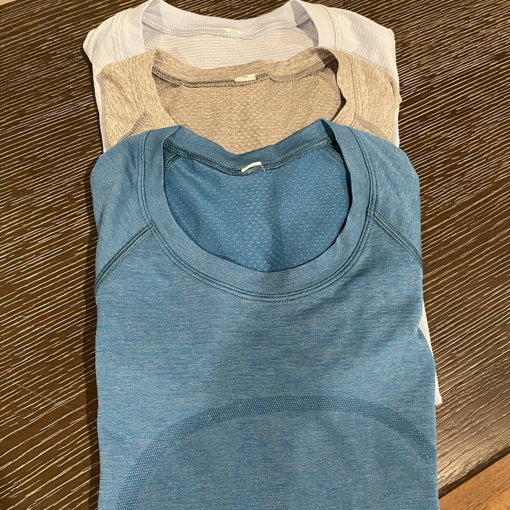 Lululemon swiftly tech short sleeve bundle.  Size 6